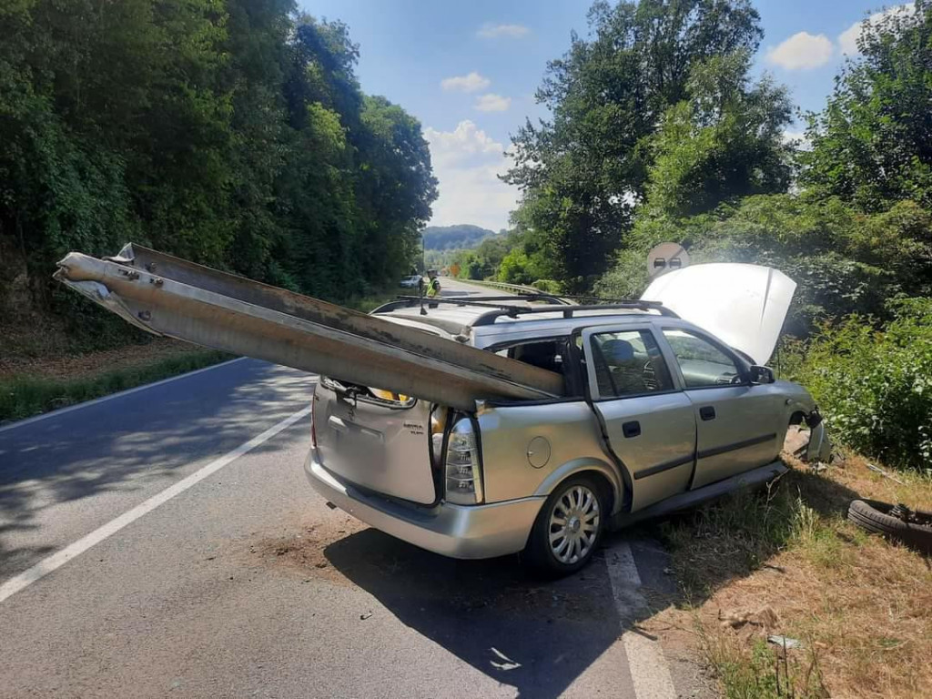 Dramatična scena na Ibarskoj magistrali Vozač naleteo na kolobran