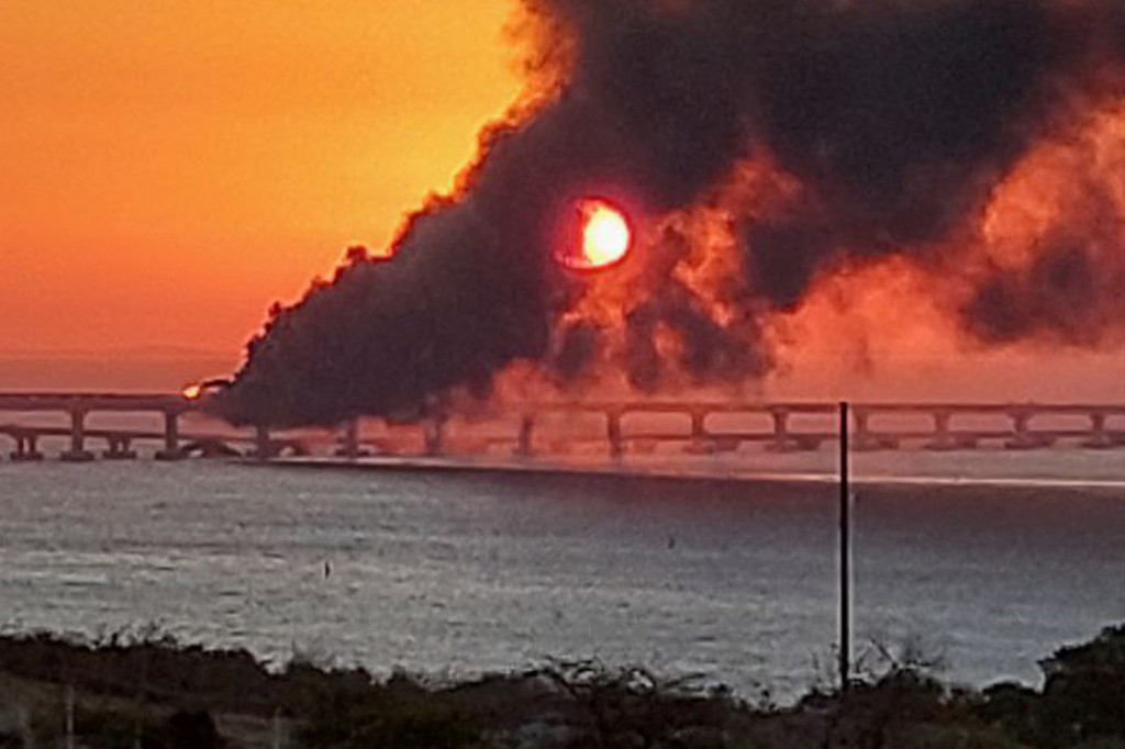 Ukrajina ponovo najavila napad na Krimski most: Objavljena fotografija kao provokacija, na njoj mosta nema (FOTO)