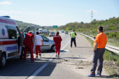 Teška saobraćajka kod Bubanj Potoka: Pet osoba povređeno - tri prevezene na VMA! Stvaraju se kilometarske kolone!