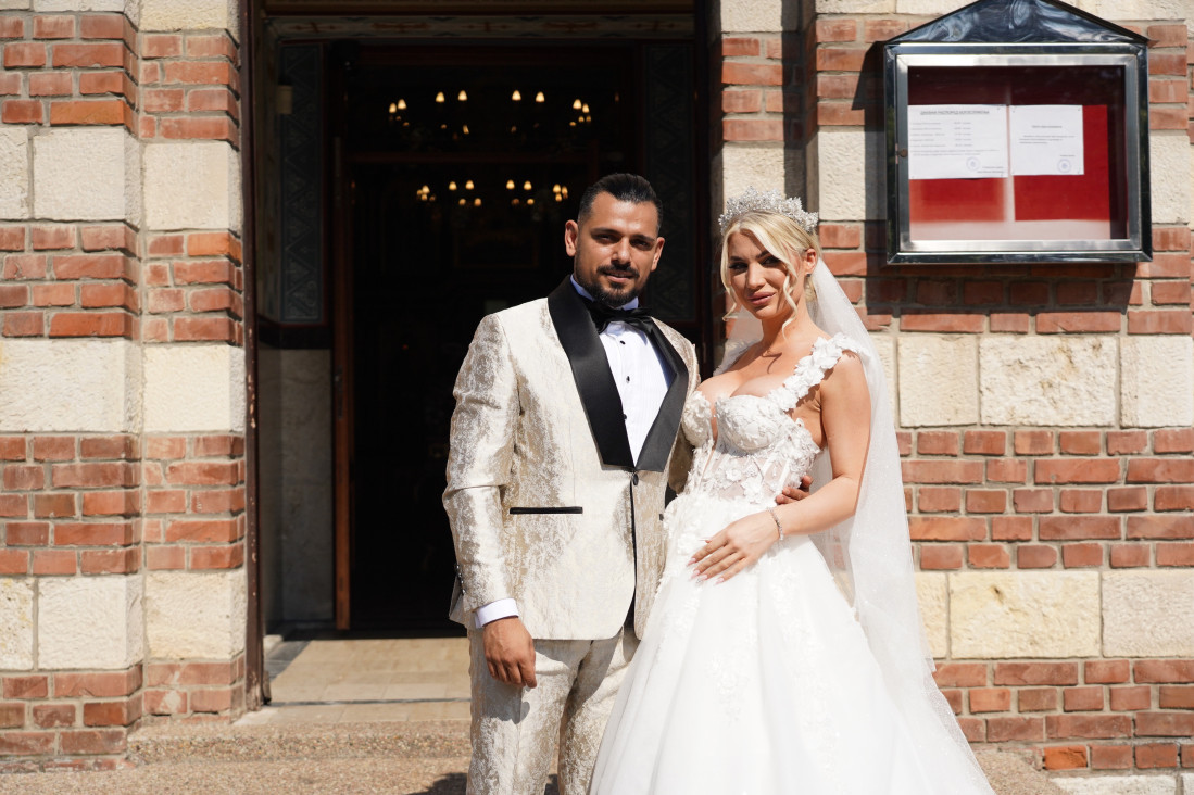 Milica Kemez i Bora Santana izgovorili "da" pred Bogom: Nema ništa bez crkvenog venčanja (FOTO)