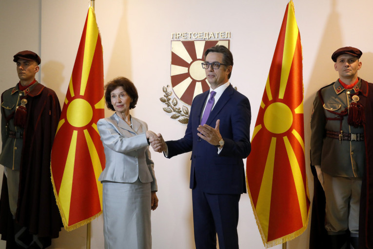 Siljanovska preuzela funkciju predsednika Severne Makedonije od Pendarovskog (FOTO)