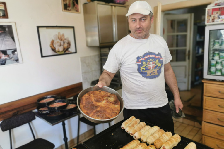 Napravi skoro 100 tepsija bureka u jednoj smeni: Ljuboje je čuveni pekar iz Čačka i jednu stvar ne razume - Mladi ovo neće da rade