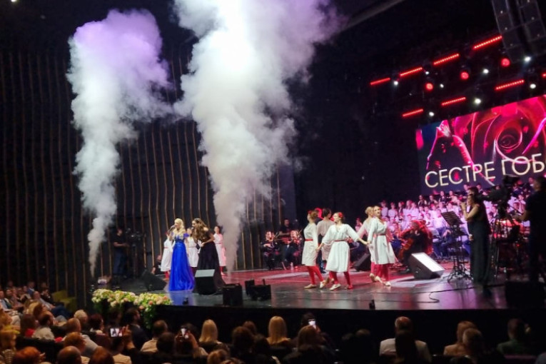 Sestre Gobović održale spektakularni koncert u Beogradu: Slavlje srpske kulture i tradicionalne muzike (FOTO)