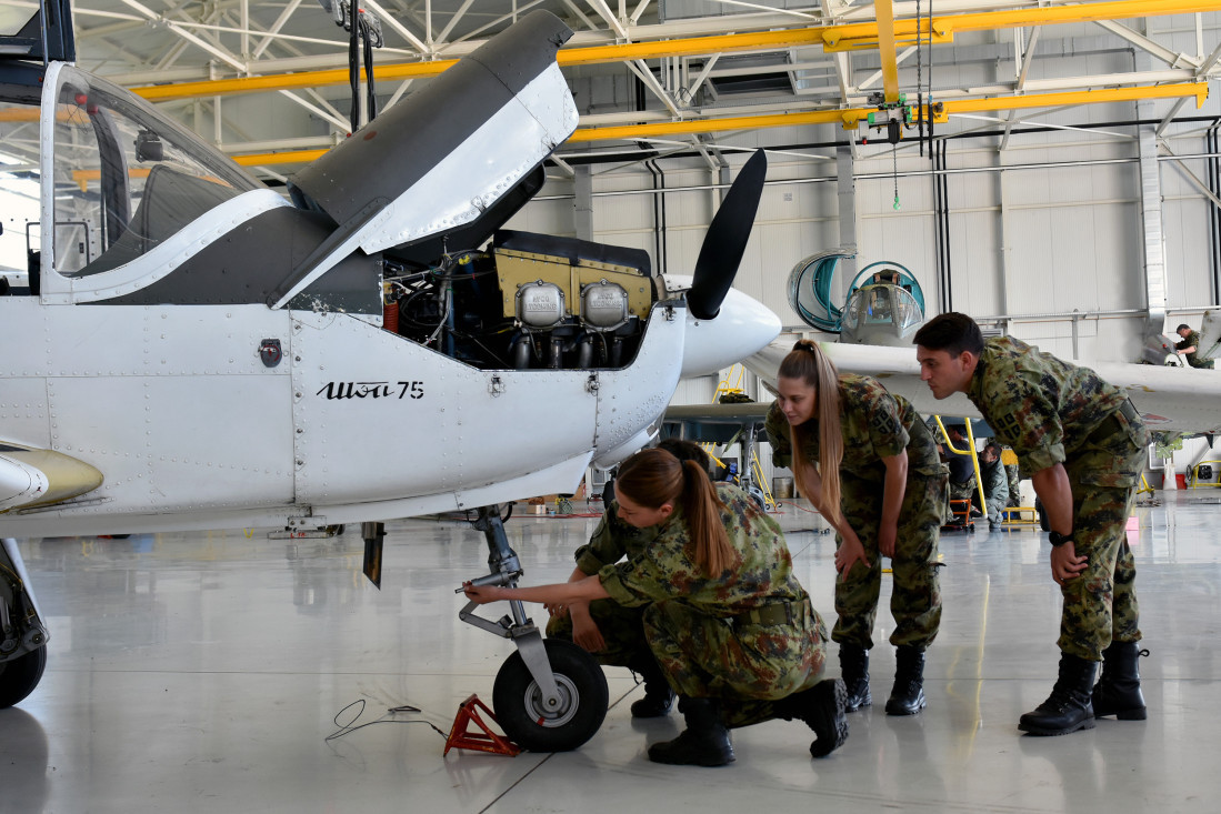 Sprovedena obuka za tehničko održavanje aviona Vojske Srbije! Podoficiri 204. vazduhoplovne brigade na delu (FOTO)