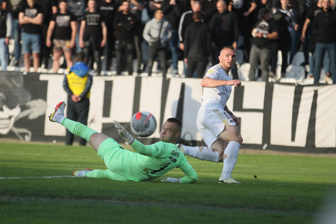 Partizan ima hobotnicu na golu! Jovanović briljirao pred Piksijevim očima, da li su ove odbrane dovoljne za dres Orlova? (VIDEO)