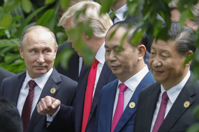 Borba protiv korone urušila ugled predsednika SAD: Trampu se manje veruje nego Putinu i Siju