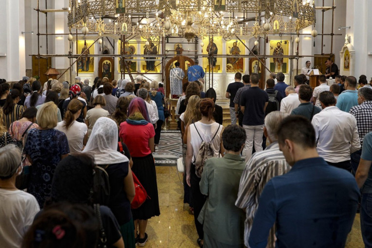 Pričest tokom epidemije koronavirusa: Vladika Jovan Ćulibrk uputio važnu poruku vernicima