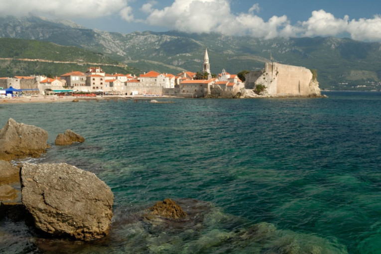 Crna Gora će ostati bez 300.000 metara kvadratnih plaža i kupališta