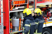 Drama u Zemunu: Izbio požar nakon pucanja gasne cevi - stanari evakuisani, jedna osoba povređena! (VIDEO)