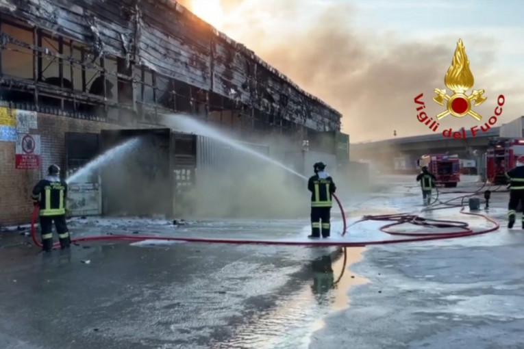 Veliki požar u italijanskoj luci: Građani nesreću upoređuju sa onom iz Bejruta