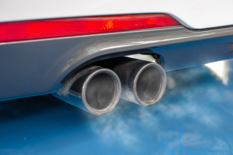 Ostaje po starom: Pravilnik važi ali se gasovi na vozilima ne mere strogo