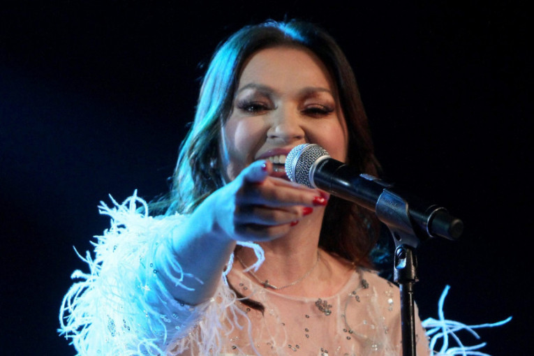 Nina Badrić se oglasila zbog novih mera: Pevaćemo pod tušem (FOTO)