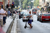 Za ove vozače u Beogradu gotovo ništa nije zabranjeno, niti obavezno: A najviše ih ima na trotoaru!