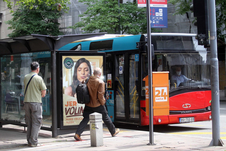 Skandalozan natpis u autobusu GSP-a: Građani gledali u neverici (FOTO)