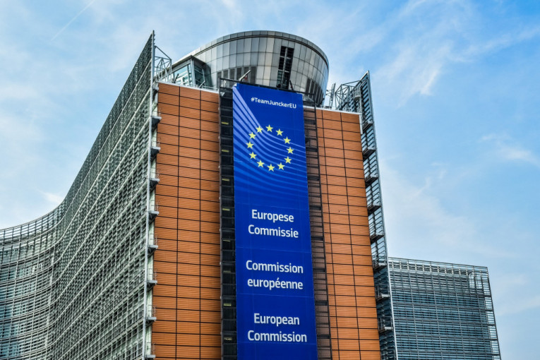 Evropska komisija uvodi hitne dozvole za vakcinu