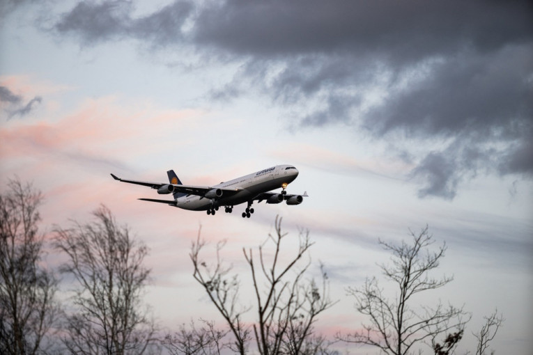 Amerika u problemu: Avio-kompanije počele da šalju radnike na prinudni odmor