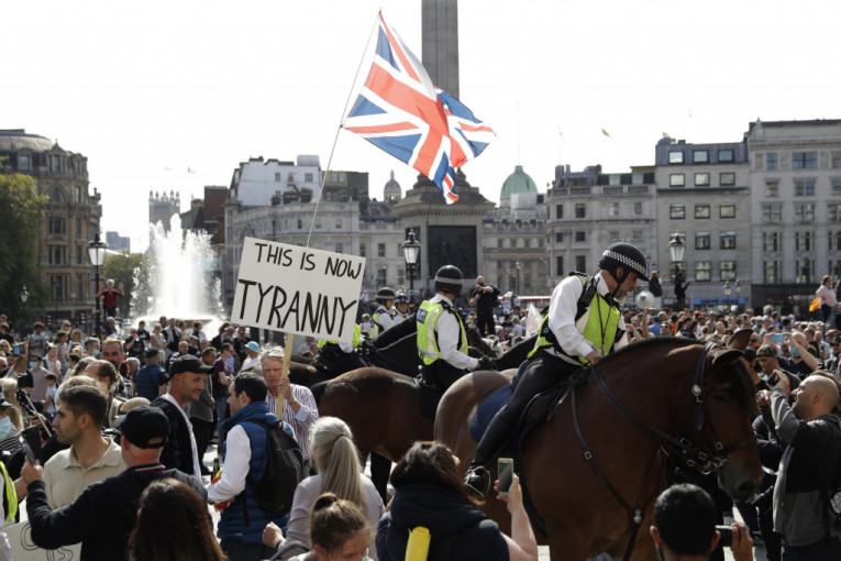 Sukob policije i demonstranata u Londonu: Uhapšeno 32 učesnika protesta protiv restriktivnih mera