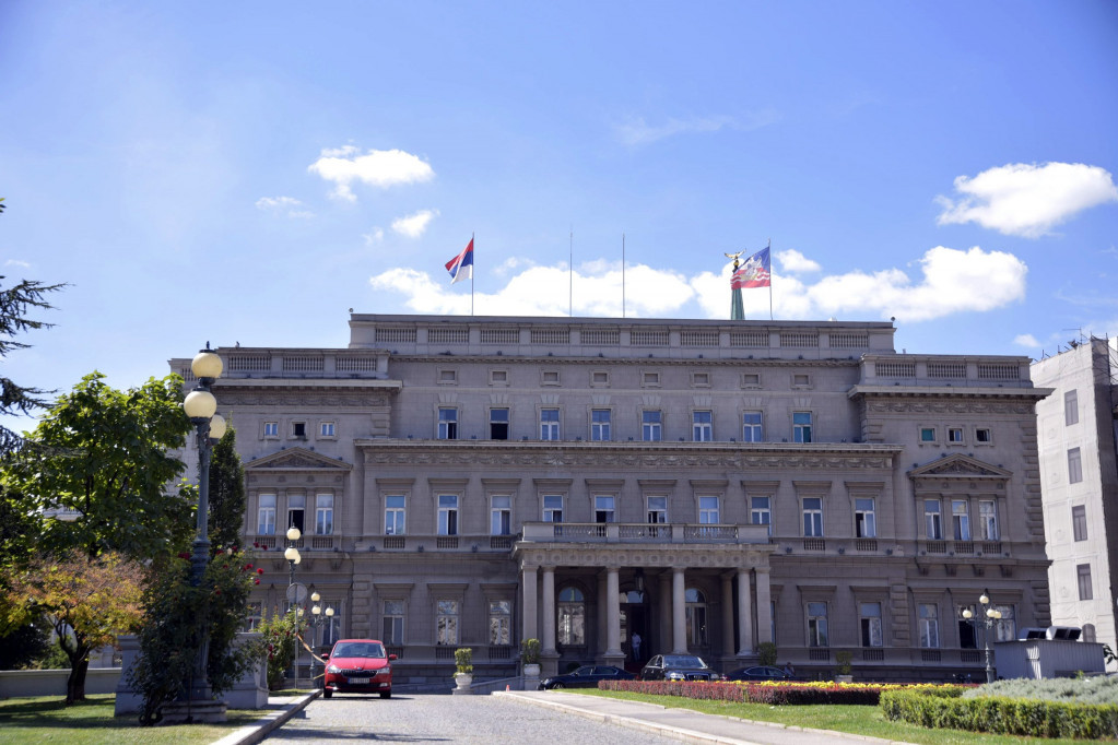 Konstitutivna sednica Skupštine grada odložena: Đilasovci pokušali da blokiraju sednicu!