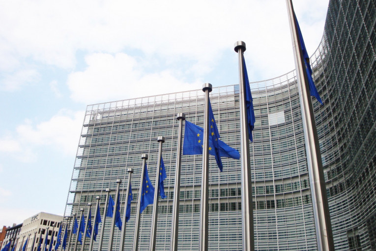EU ne odustaje: Evropska komisija i dalje potražuje 13 milijardi evra poreza od Epla