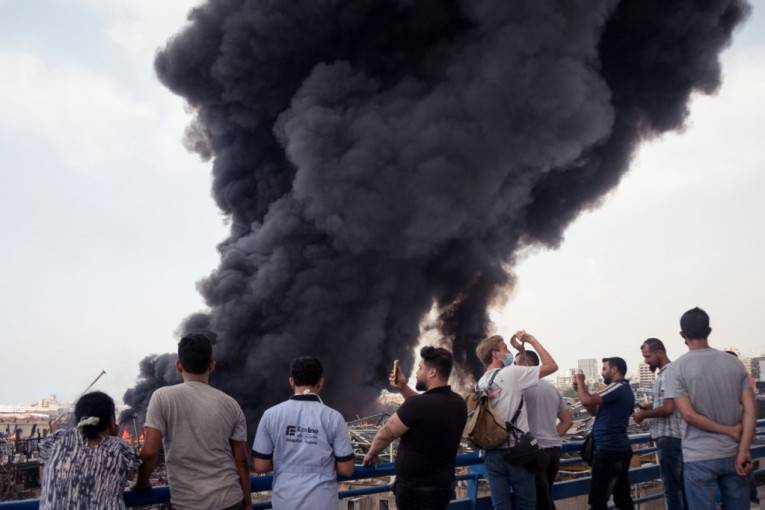 Izvor: Eksplozija u Hezbolahovom skladištu oružja, jak potres i gust dim uznemirio Liban (VIDEO)