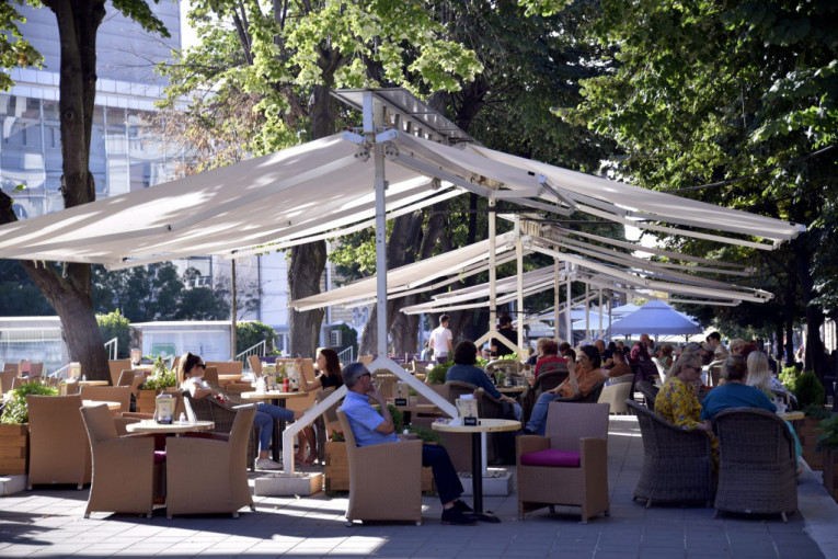 Olakšica za kafiće i restorane: Beogradski ugostitelji oslobođeni plaćanja takse na bašte za jun i jul