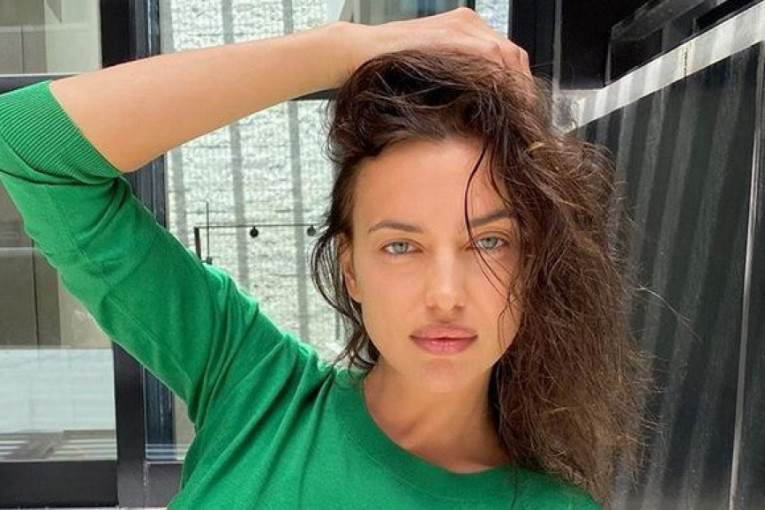 Transformacija Irine Šajk zaprepastila sve: Fluorescentnu zelenu boju kose uskladila sa šminkom