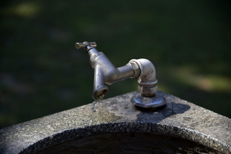 Zbog kvarova na mreži danas bez vode potrošači u više beogradskih opština