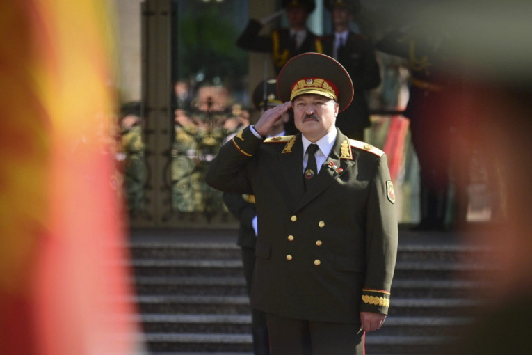 Lukašenkova iznenadna inauguracija: Protesti u Minsku, upotrebljeni vodeni topovi, 10 uhapšenih (FOTO+VIDEO)