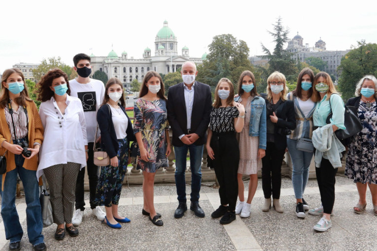 Gradonačelnik Radojičić ugostio srednjoškolce, istraživače kulturnog nasleđa Beograda