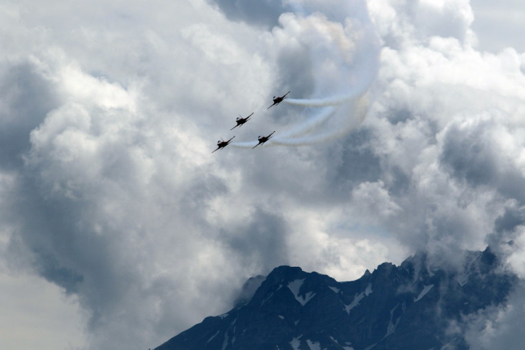 Švajcarska planira da kupi nove borbene avione, odluku donosi narod