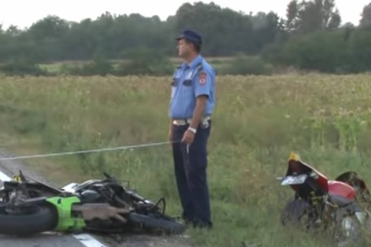 Nesreća nedaleko od Beograda: Motociklista sleteo u kanal, poginuo na licu mesta