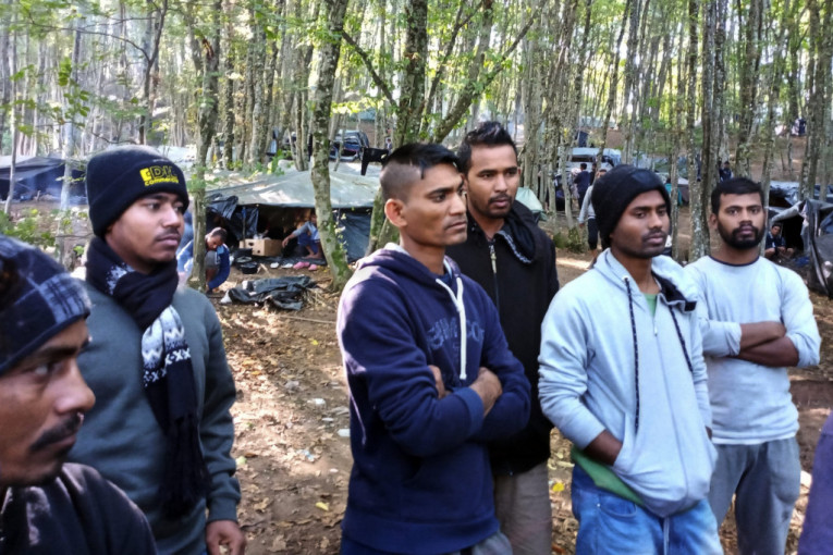 Velika Kladuša: Migranti napravili improvizovani kamp u šumi