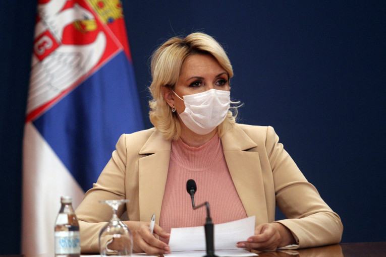 Dr Kisić Tepavčević: Maska je obavezna i na otvorenom ako ne možete da držite distancu