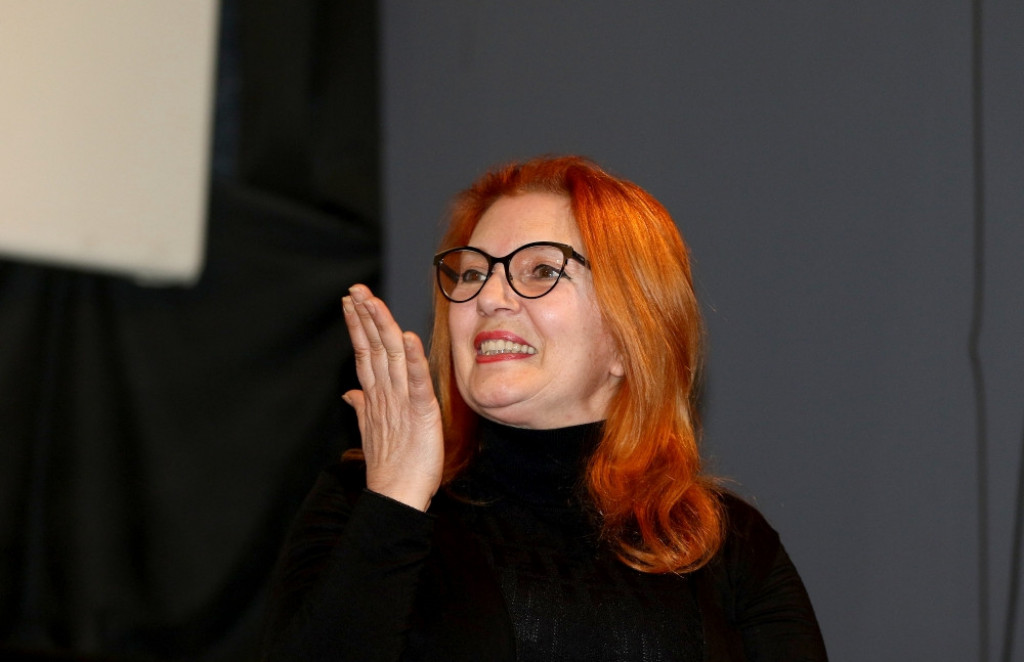 "Jezičko odeljenje" iz "Srećnih ljudi" kao stil života: Njihove replike su i dalje hit, a evo gde su sada dame iz podruma!