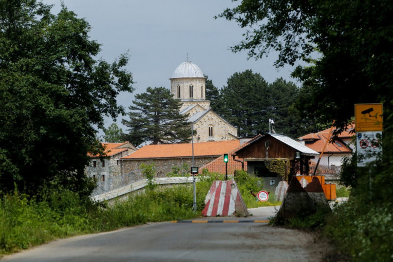 Nove opstrukcije protiv manastira Visoki Dečani: Nakon što su izmešteni na mapi, sada su izbrisani za turiste