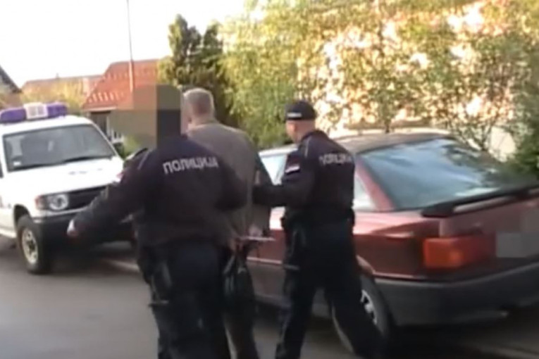 “Dolijao” monstrum sa Zvezdare: Gušio jastukom i zaklao vlasnika kuće?