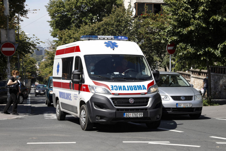 Noć u gradu: Trojica povređena u udesu u Bulevaru despota Stefana