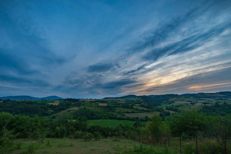 RHZS: Sutra promenljivo oblačno, jak vetar, moguće kiše