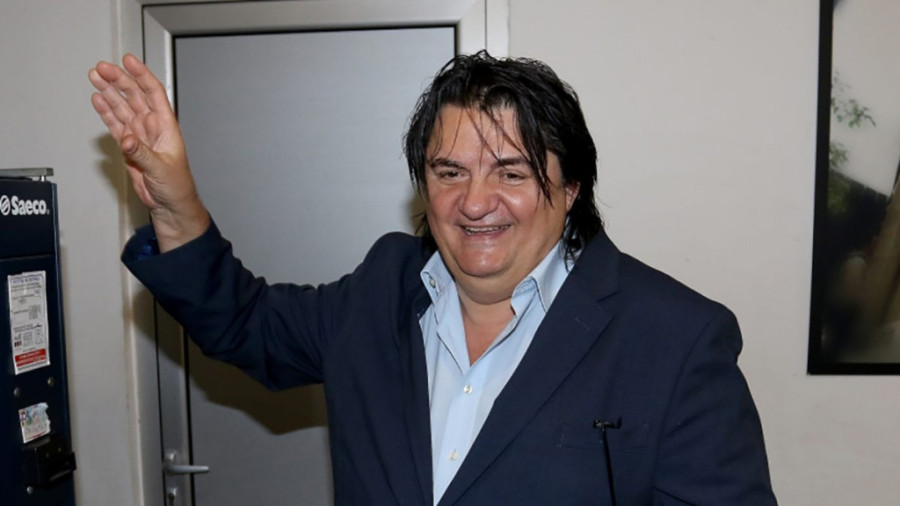 Ovo je pevač koji je otpevao svadbarski hit bez kog Srbi ne mogu! Evo i gde je sad