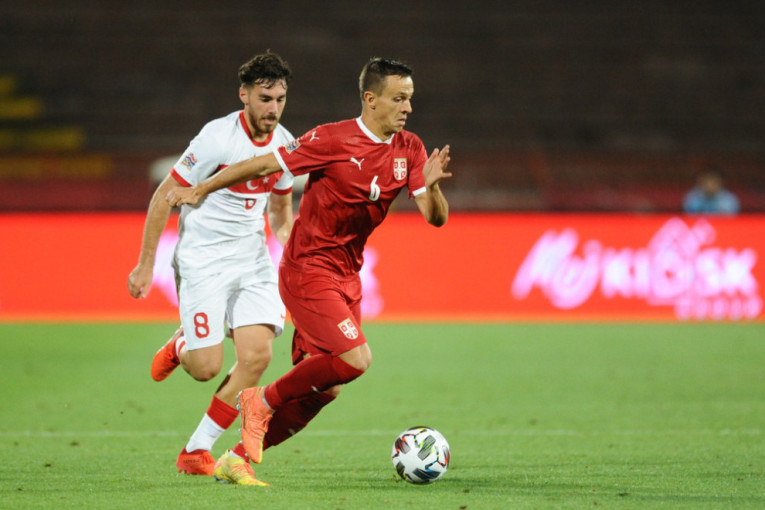 Zbog leta do Madrida sa zaraženim Lukom Jovićem morao u karantin