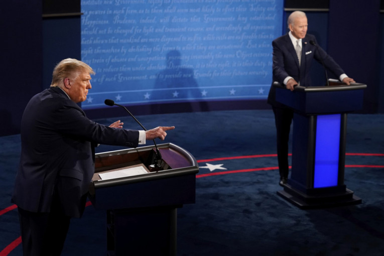 Tramp saglasan da debata bude odložena