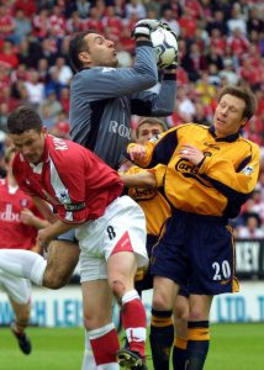 On je bio pravi Kengur među stativama! Legenda Premijer lige emotivno o karijeri: Celog života sam maštao o dresu zemlje svojih predaka!