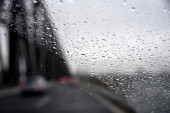 AMSS izdao upozorenje: Obilne padavine do ujutru, vozači oprez!
