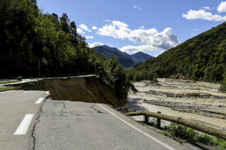 Nije samo Italija pogođena: Poplave u Francuskoj, devetoro nestalo, oglasio se Makron (FOTO+VIDEO)