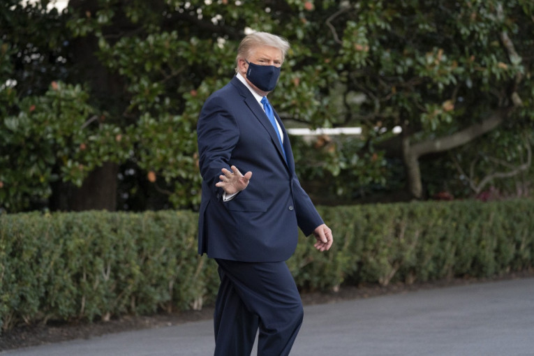 Nova Trampova poruka, javio se i iz bolnice! I lekar saopštio važnu vest (VIDEO)