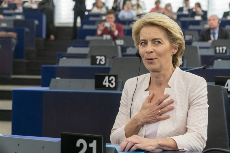 Ursula fon der Lajen hitno napustila samit Evropske unije