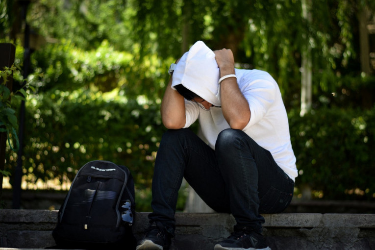 Adolescenti pretili samoubistvom: Šta je dovelo do pet poziva Hitnoj pomoći tokom iste noći?