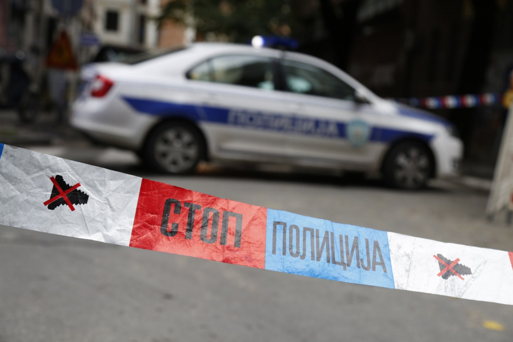 Teška tragedija u Žarkovu: Ubio ženu, pa sebi prerezao vene