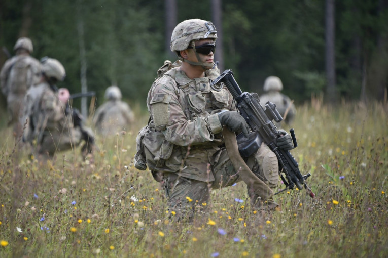 Masovno trovanje američkih vojnika: Hteli da se napiju, pa popili antifriz (VIDEO)