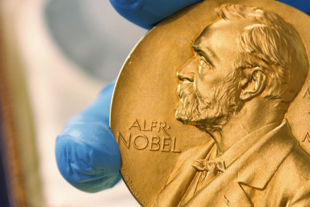 Proglašeni dobitnici Nobelove nagrade za hemiju: Dele je Nemac i Britanac